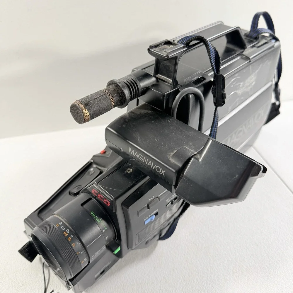 Vintage Magnavox Movie Maker VHS Camcorder‎ CVJ310AV01 AS IS FOR PARTS REPAIR